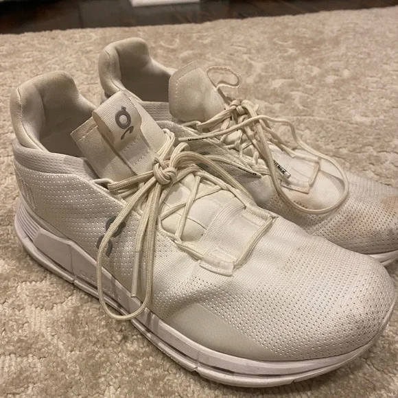 On Cloudnova. - Picture 2 of 3